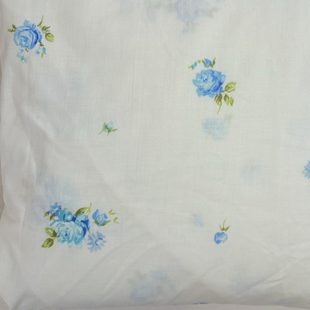 Vtg. The Treasury Blue White Floral Fitted Vtg Sheet Double 72x84 Cottage Flower